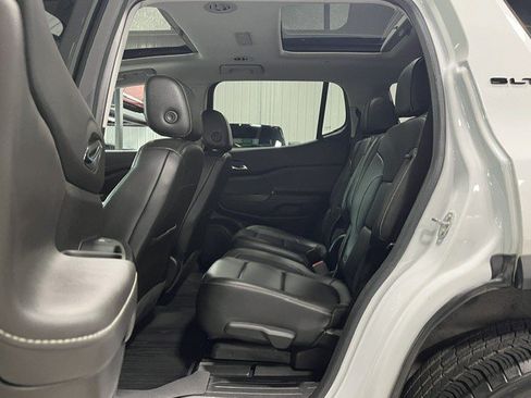 Certified 2023 GMC Acadia SLT w/ Elevation Edition AWD/4WD image 10