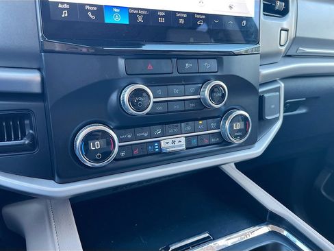 Used 2022 Ford Expedition XLT AWD/4WD image 16