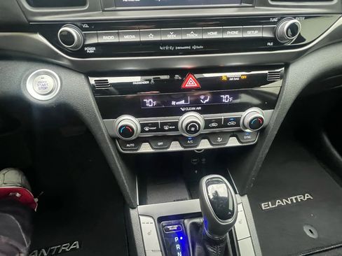 Used 2020 Hyundai Elantra Limited w/ Cargo Package (C1) image 18