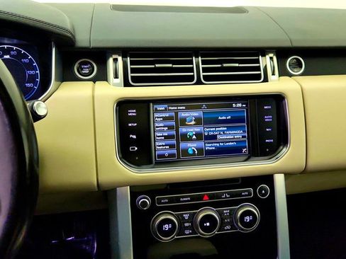 Used 2016 Land Rover Range Rover HSE image 18