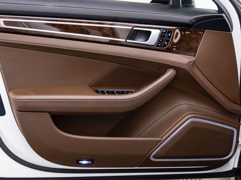 Certified 2018 Porsche Panamera 4S image 14