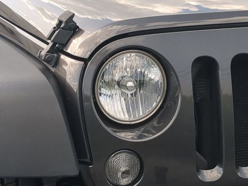 Used 2017 Jeep Wrangler Unlimited Sport w/ Quick Order Package 23S AWD/4WD image 9