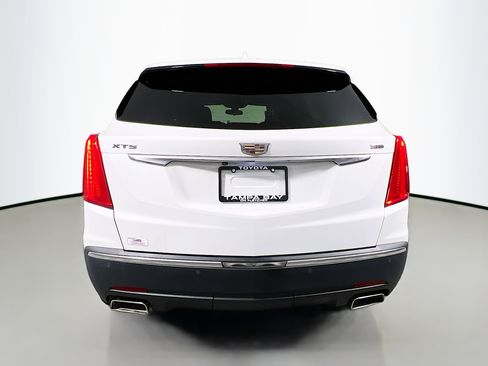 Used 2017 Cadillac XT5 FWD image 6