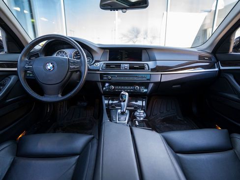 Used 2013 BMW 550i xDrive Sedan image 10