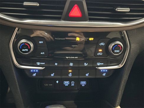 Used 2020 Hyundai Santa Fe Limited image 29