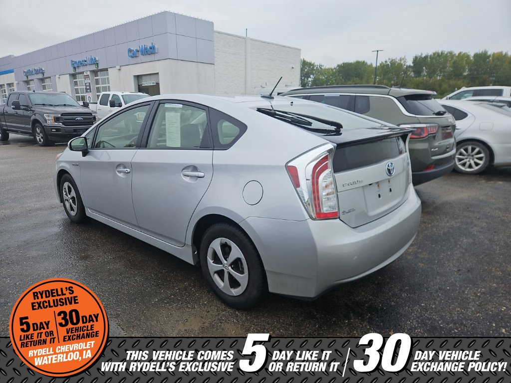 Used 2015 Toyota Prius Four FWD image 2