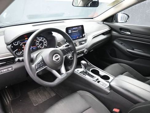 Used 2024 Nissan Altima 2.5 SV AWD/4WD image 13