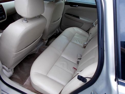 Used 2008 Chevrolet Impala LT image 24