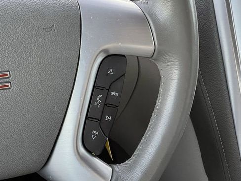 Used 2016 GMC Acadia SLT image 13