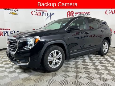 Used 2024 GMC Terrain SLE image 4