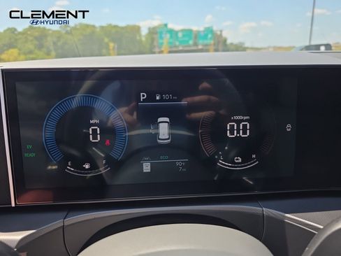 New 2026 Hyundai Santa Fe SE image 16