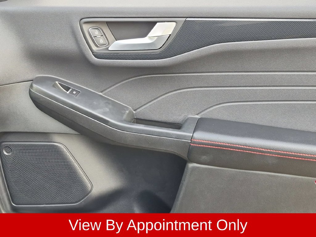 Used 2025 Ford Escape ST-Line FWD image 32