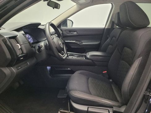 Used 2022 Nissan Pathfinder S FWD image 17