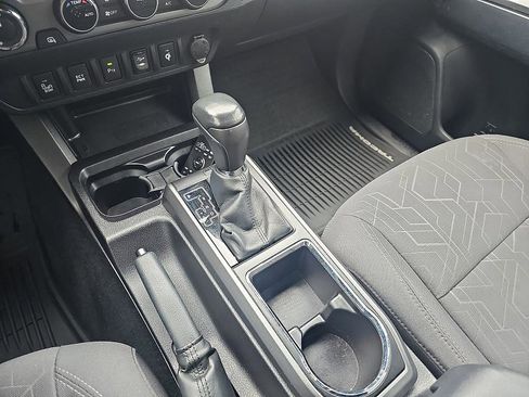 Used 2016 Toyota Tacoma TRD Off-Road image 23