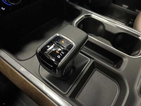 Certified 2025 Chevrolet Silverado 1500 High Country image 24