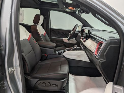 Used 2024 GMC Canyon AT4X w/ AT4X AEV Edition AWD/4WD image 18
