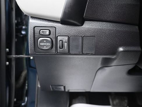 Used 2019 Toyota Corolla LE FWD image 21