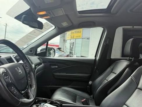 Used 2018 Honda Pilot Touring image 6