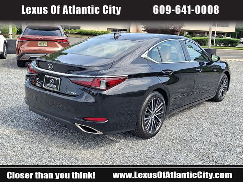 Certified 2024 Lexus ES 350 w/ Premium Package FWD image 6