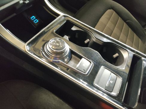 Used 2019 Ford Edge SEL image 26