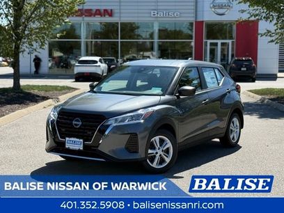 New 2025 Nissan Kicks Play S