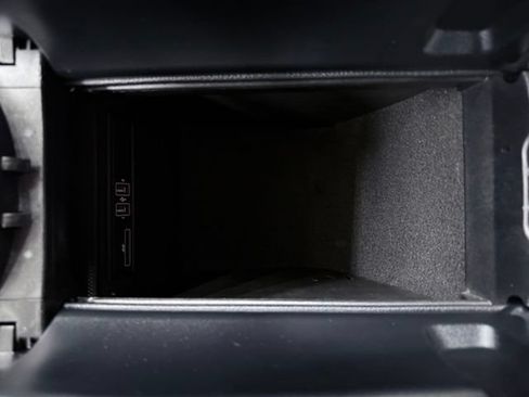 Used 2017 Mercedes-Benz GLC 300 4MATIC image 29