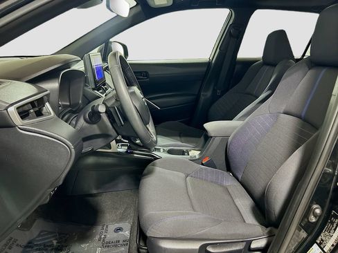 Used 2024 Toyota Corolla Cross AWD Hybrid w/ Moonroof Package image 17