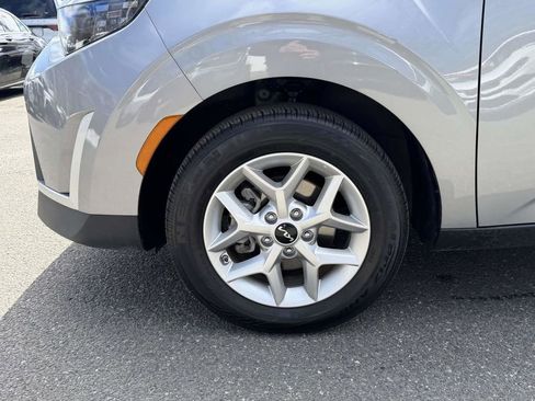 Used 2025 Kia Soul LX w/ LX Technology Package image 13