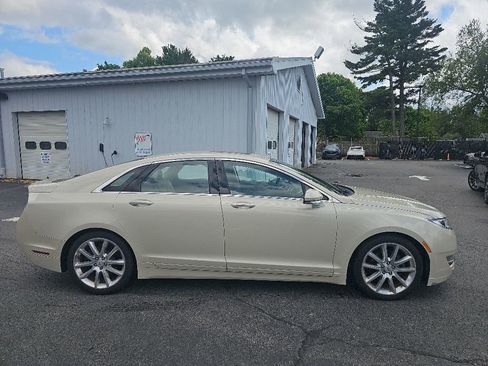 Used 2016 Lincoln MKZ AWD w/ Equipment Group 300A Reserve image 4