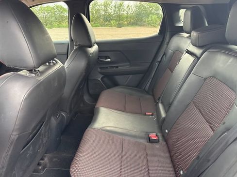 Certified 2025 Nissan Kicks SR FWD image 11