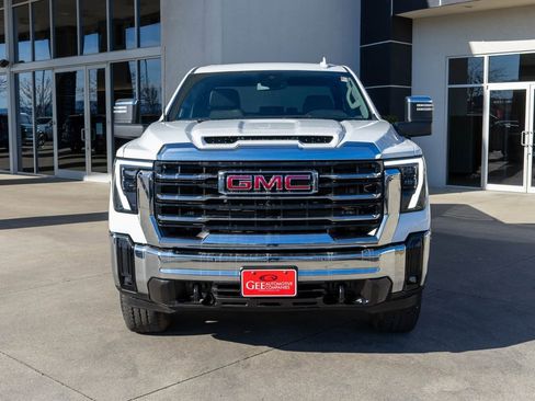 Used 2024 GMC Sierra 3500 SLT w/ X31 Off-Road Package image 2