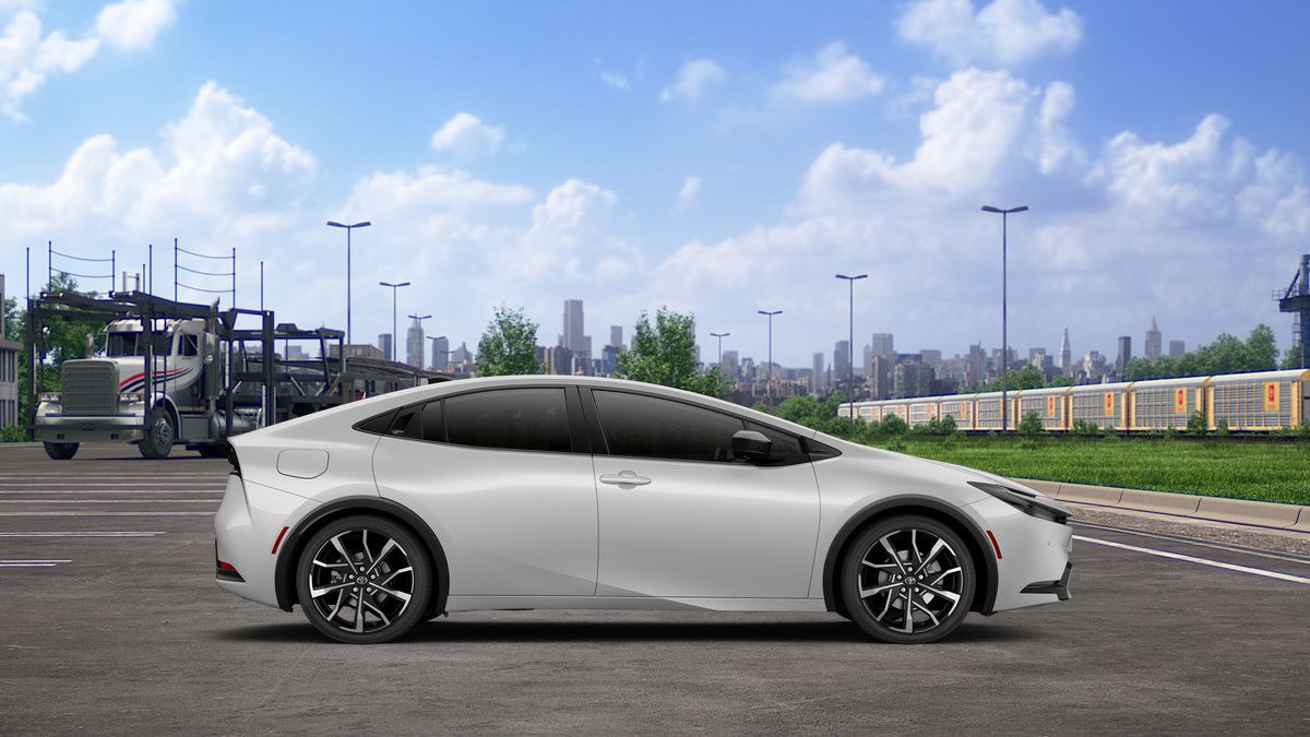 New 2027 Toyota Prius Plug-In Hybrid FWD image 14