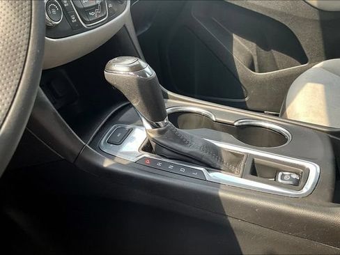 Used 2020 Chevrolet Equinox LS AWD/4WD image 17