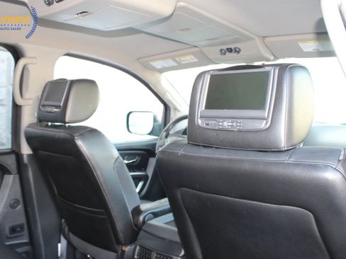 Used 2015 Nissan Armada SL image 32
