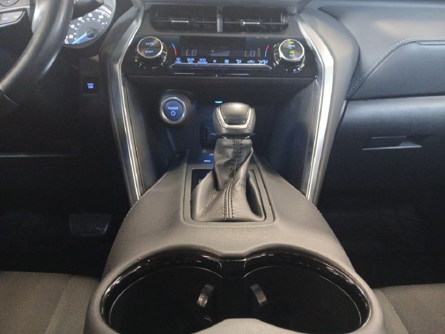 Used 2021 Toyota Venza LE AWD/4WD image 4