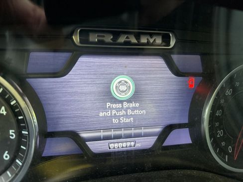 Used 2019 RAM 1500 Laramie image 10