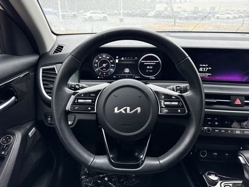 Used 2024 Kia Seltos SX image 18