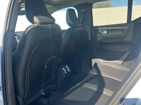 New 2025 Volvo XC40 B5 Core w/ Climate Package image 23
