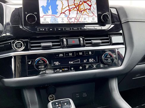 Used 2022 Nissan Pathfinder SL w/ Lighting Package (N92) image 33