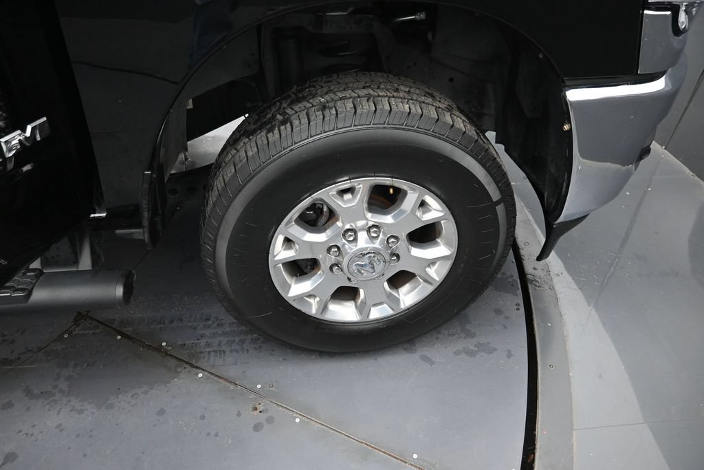 Used 2024 RAM 2500 Laramie w/ Safety Group AWD/4WD image 35