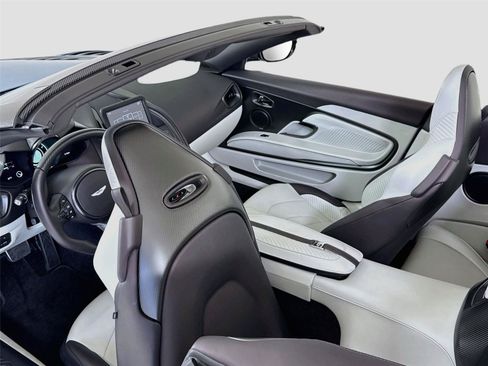 Used 2023 Aston Martin DBS Superleggera Volante RWD image 18