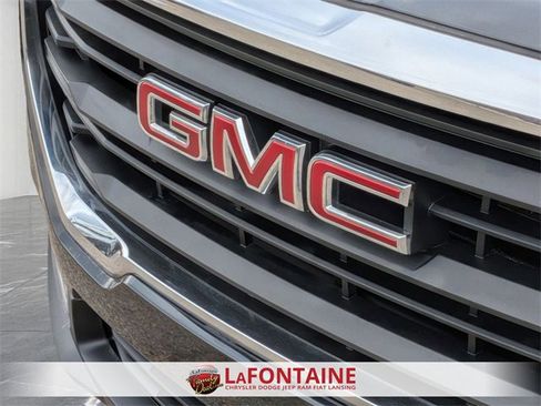 Used 2024 GMC Terrain SLE image 9