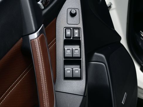 Used 2018 Subaru Forester 2.5i Touring w/ Popular Package #3B image 10