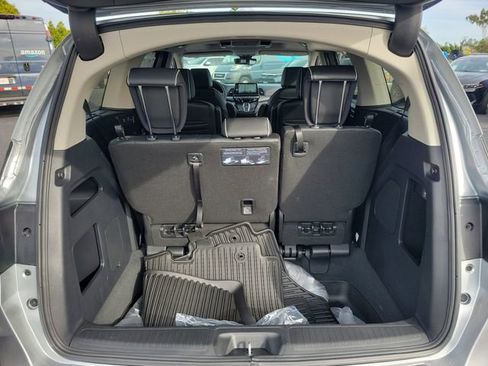 New 2026 Honda Odyssey Elite image 8