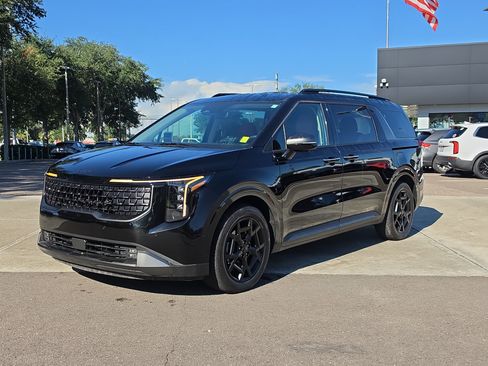 Certified 2026 Kia Carnival SX w/ SX Dark Edition Package FWD image 4