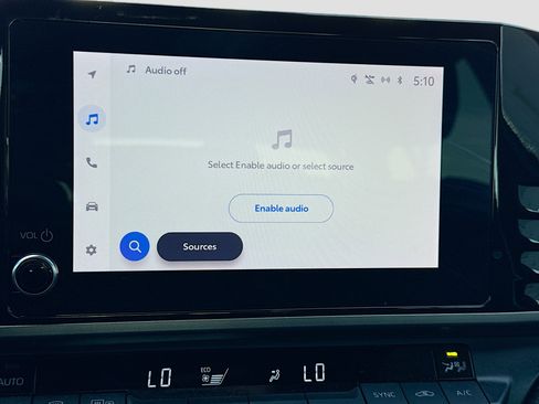 Used 2025 Toyota Camry SE w/ Convenience Package image 30