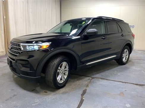 Used 2022 Ford Explorer XLT image 7