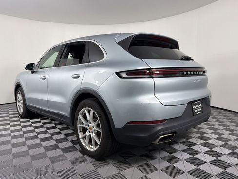Certified 2024 Porsche Cayenne AWD/4WD image 3