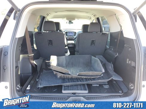 Used 2023 GMC Acadia SLE w/ Driver Convenience Package image 6