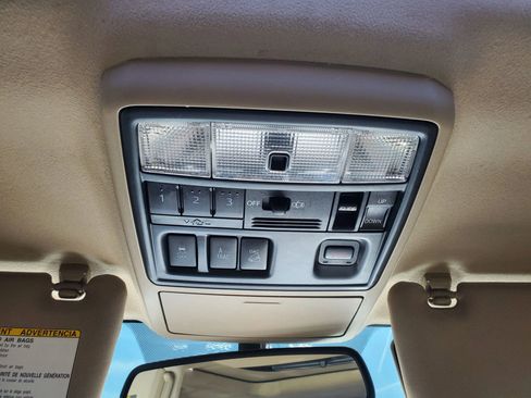 Used 2015 Toyota 4Runner Limited AWD/4WD image 39